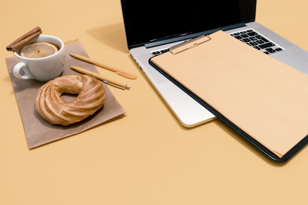 Formularz kontaktowy i notatnik